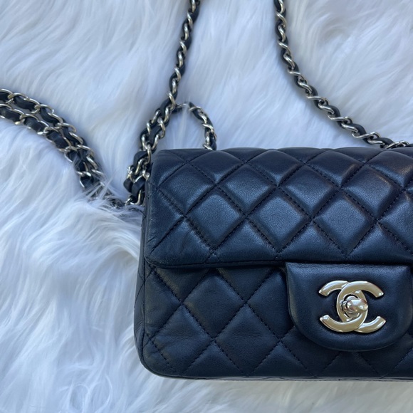 Chanel flap bag, very hard to find size! - Picture 10 of 17